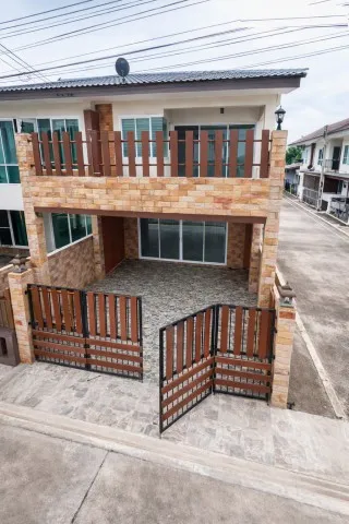 รีสอร์ท ศรีราชา เปิดซิง บ้านพร้อมอยู่ 2-3นอน 2น้ำ สวนสัตว์เสือศรีราชา 930 ม.20 ตร.ว. 160 ตร.ม เจปาร์ค ศรีราชา ช้อปปิ้งมอ