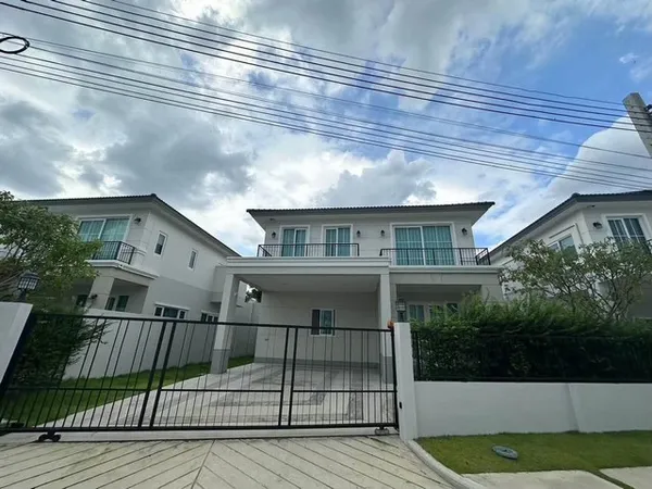 T26-922 ให้เช่า บ้าน โครงการลัดดารมย์ จตุโชติ 15 ชั้นทั้งหมด 2 ชั้น 60000 บาทต่อเดือน ใกล้กับ ตลาดออเงิน : 2.3 กม. / ตลา