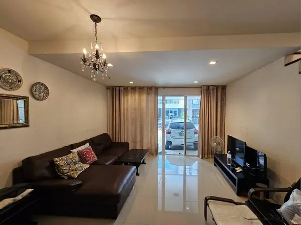 ให้เช่าทาวน์โฮม3ชั้น3นอนโครงการทาวน์อเวนิวศรีนครินทร์อ่อนนุช68ใกล้MRTศรีนุชซีคอนสแควร์ศรีนครินทร์