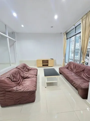 ให้เช่าทาวโฮม4 ชั้นหลังมุม จดทะเบียนได้ บ้านกลางเมืองบริติชทาวน์ศรีนครินทร์ ถนนบางนา-ตราด  นนสุขุมวิท ถนนเทพารักษ์ ใกล้ทางด่วนบางนา ซอย ศรีด่าน 24