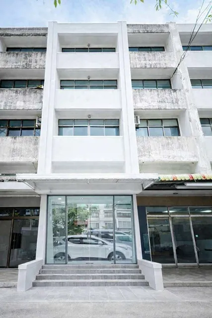 อาคาร 4.5ชั้น ใกล้เดอะมอลล์ รามคำแหง 200 ม.MRTรามคำแหง 6-12 4นอน 3น้ำ Big C หัวหมาก เชื่อมต่อพระราม9 18ตร.ว. 300 ตร.ม.