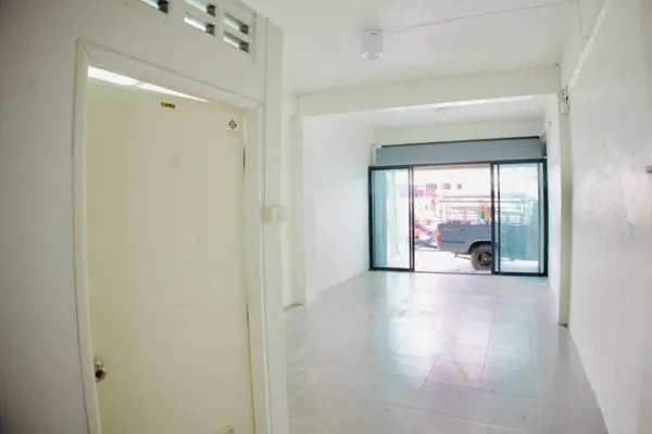 MBR41 Pet Friendly! ให้เช่าอาคาร 4 ชั้น รีโนเวทใหม่ทั้งหลัง ซอยสาทร 11 อนุญาตให้เลี้ยงสัตว์ เดินไปโรงเรียนอัสสัมชัญแผนกประถมได้ใน 1 นาที ใกล้ BTS เซนต์หลุยส์ เพียง 600 เมตร ปรับกั้นห้องได้ 2-4 ห้อง