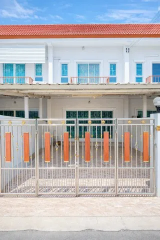 ให้เช่า รร.วชิรธรรมสาธิต 700 ม. 45ตร.ว. 180ตร.ม MRT ศรีนครินทร์38 ถูกที่สุดในพระโขนง ทาวน์โฮม 2 ชั้น 2นอน สุขุมวิท 101/1