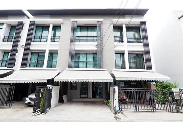 ให้เช่าทาวโฮม3ชั้น ใกล้จุดขึ้นทางด่วนเอกมัย รามอินทรา พระราม 9 ใกล้โรงเรียนนานาชาติสิงคโปร์ นานาชาติฝรั่งเศษ, รร.บดินทร์เดชาฯและใกล้  Town in Town บ้านกลางเมืองพระราม 9-รามคำแหง