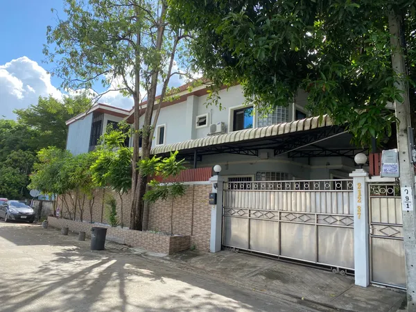 ขายบ้านเดี่ยว 2 ชั้น พร้อมที่ดิน 66 ตร.วา ใจกลางบางคอแหลม กรุงเทพฯ บ้านสร้างตามหลักฮวงจุ้ย พร้อมอยู่