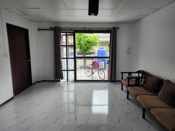 ให้เชาทาวโฮม รีโนเวทใหม่ ย่านบางนา หมู่บ้านมณียาวิลล์ ซอยวชิรธรรมสาธิต  ถ.สุขุมวิท 101/1