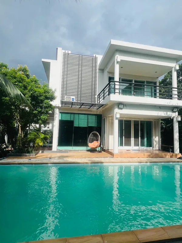 บ้านเดี่ยว 2 ชั้น ซอยลาดพร้าว41 แยก14 บ้านพร้อมสระว่ายน้ำ