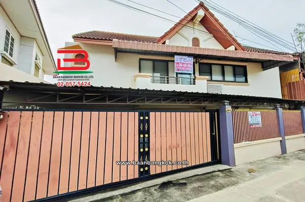 บ้านเดี่ยว 2 ชั้น เนื้อที่ 60 ตร.ว. ชุมชนหัวจักรตึกแดง (กำแพงเพชร 6) ถนนวิภาวดี แขวงบางซื่อ เขตบางซื่อ