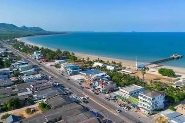 ทรัพย์น่าซื้อบอกต่อราคาดีคุยง่าย ปะทิวใกล้หาดสวยทุ่งวัวแล่น ขายที่ดินติดทะเลวิวหลักล้านแปลงเล็กหายากติดหาดส่วนตัว ทรายขา