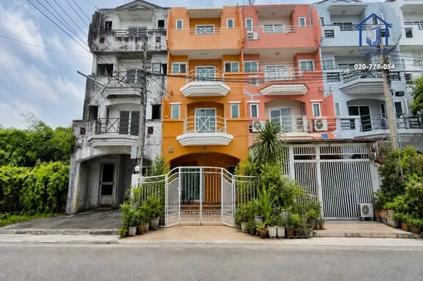 ขายอาคารพาณิชย์ 4 ชั้น เนื้อที่ 28.5 ตร.ว.  ซอยสุทธิพงษ์ 3 แยก 5-2  ตกแต่งสวย ใกล้MRT สายสีเหลือง