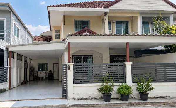 ขายบ้าน 2 ชั้น หมู่บ้านสมประสงค์ จ.ปทุมธานี บ้านพื้นที่กว้าง ฟังก์ชันครบ ราคาเพียง 2.62 ล้านบาท!