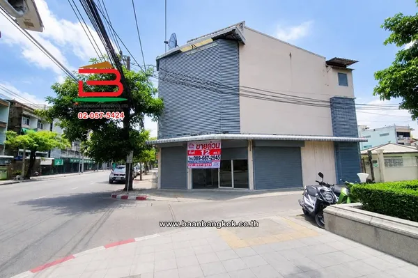 อาคารพาณิชย์ 3 ชั้น (หลังมุม) เนื้อที่ 12 ตร.ว. ปากซอยองครักษ์ 4 ถนนอำนวยสงคราม แขวงถนนนครไชยศรี เขตดุสิต