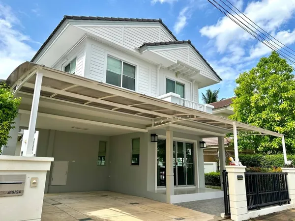 ขายบ้านเดี่ยว 2 ชั้น รีโนเวทใหม่บ้านพร้อมอยู่ ในหมู่บ้านพฤกษ์ลดา1 โครงการแลนด์ แอนด์ เฮ้าส์ อ.สันทราย จ.เชียงใหม่