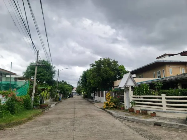 ขายที่ดินเปล่า 83 ตรว. ทำเลหายาก ซอยนวมินทร์ 14 แยก11 #หมู่บ้านการเคหะแห่งชาติลองจั่น #ราคาดีทำเลดีสภาพแวดล้อมดี ติดต่อผึ้งรติ 0619419639