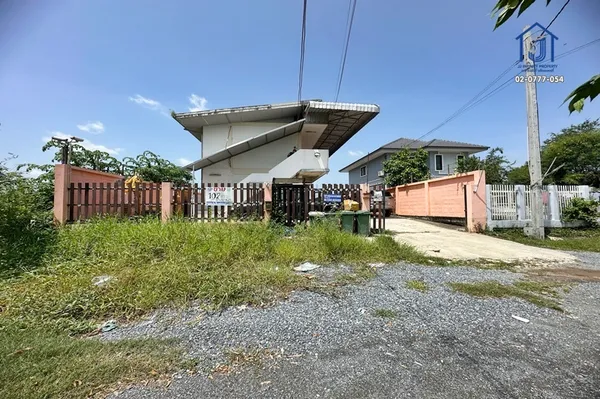 ขายอพาร์ทเม้นท์ 2ชั้น 102ตารางวาถนนปทุมธานี-บางเลน