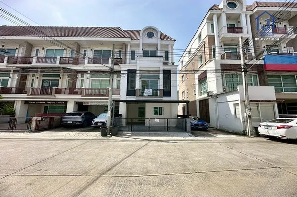 ขายและให้เช่าโฮมออฟฟิศ 3 ชั้น พรีเมี่ยม เพลส เอกมัย-รามอินทรา ถนนนวลจันทร์ ใกล้ทางด่วนรามอินทรา-อาจณรงค์ หลังมุม รีโนเวทใหม่