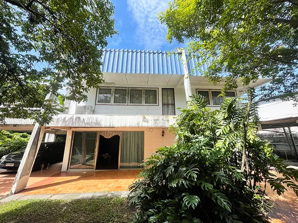 ขายบ้าน หมู่บ้านชลนิเวศน์ ถนนวิภาวดี ถนนประชาชื่น ถนนรัชดาภิเษก เขตจตุจักร กรุงเทพฯ