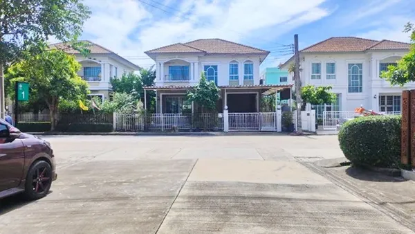 รร.สารสาสน์วิเทศ ร่มเกล้า 1.9 กม. 4นอน พัฒนาชนบท4 ARL ลาดกระบัง 2.3กม. บ้านเดี่ยวสุดหรู 2 ชั้น จัดเต็มเฟอร์ฯ 54 ตร.วา. 2