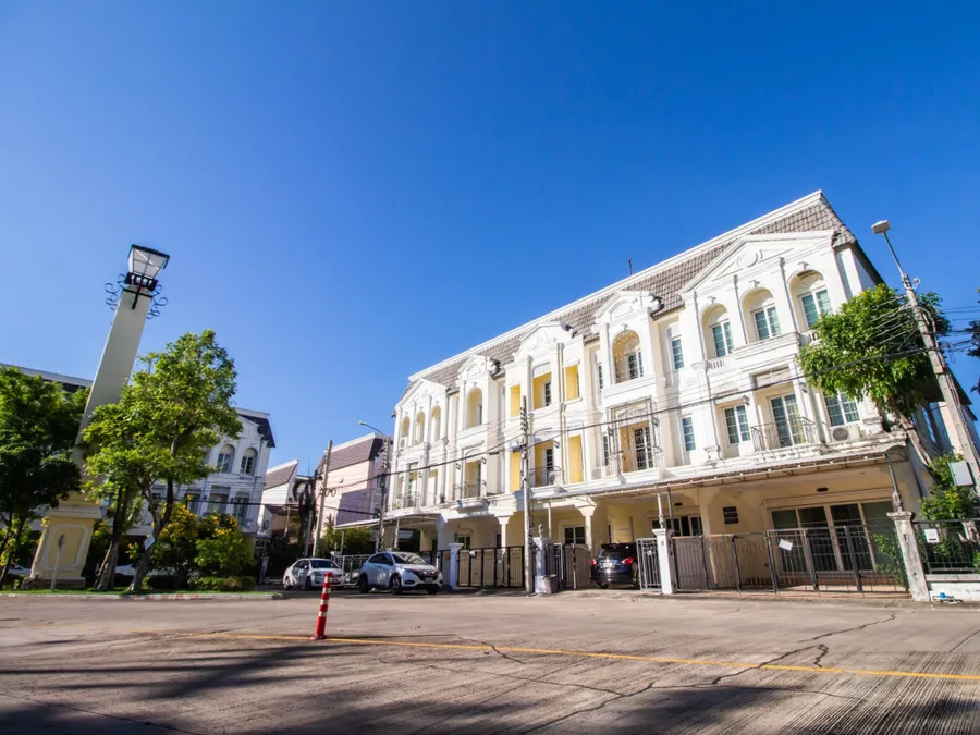 ให้เช่าทาวน์โฮม urban สาทร ใกล้ถนนราชพฤกษ์ 26 วา ม