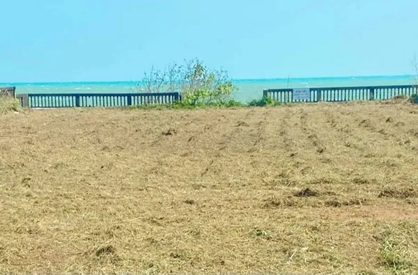 ที่ดินบ้านพร้อมโอนเจ้าของขายเอง ขายที่ดินริมหาดสะพลีทรายขาวน้ำใสคราม สวยงามวิวทะเลธรรมชาติสุดสุด ปะทิวใกล้หาดสวยทุ่งวัวแ
