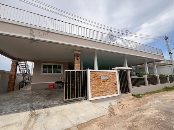 บ้านพลูวิลล่า ปราณบุรี มีสระว่ายน้ำในร่ม ใกล้แหล่งท่องเที่ยว ใกล้ห้างสรรพสินค้า สามารถปล่อยเช่าทำกำไรต่อยอดได้