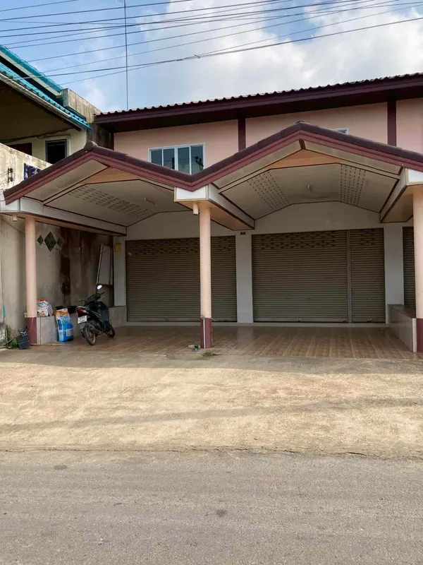 ขายถูกมาก!! ทาวน์โฮม 2 ชั้น 2 หลังติดกัน ทำเลดี ติดถนนเพชรเกษม สายเอเซีย อ.ท่าแซะ 
จ.ชุมพร