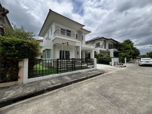 ขาย / ปล่อยเช่า บ้านเดี่ยว รีโนเวทใหม่พร้อมอยู่ หมู่บ้านสราญสิริ ท่าข้าม – พระราม 2