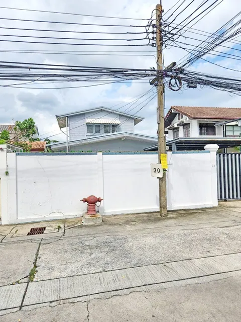 สะพาน99 450ม.ซ.ประชาชื่น 1-8 มจพ.4.5 กม.MRTบางซ่อน 1.5 กม. 60ตรว.200ตรม.บ้านเดี่ยว 2ชั้น 3-4นอน บางซื่อ 2น้ำ เกทเวย์ แอท