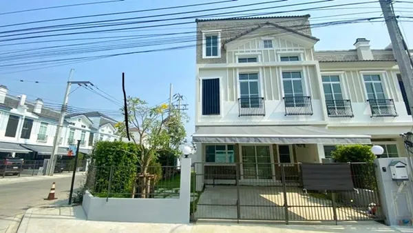 อินดี้ 2 บางนา รามคำแหง2 ให้เช่าทาวน์โฮมหรู 3 ชั้นหลังมุม รร.นานาชาติคอนคอร์เดียน 2.9 กม.ใต้หลังคาสวยงาม พร้อมสวนด้านข้า