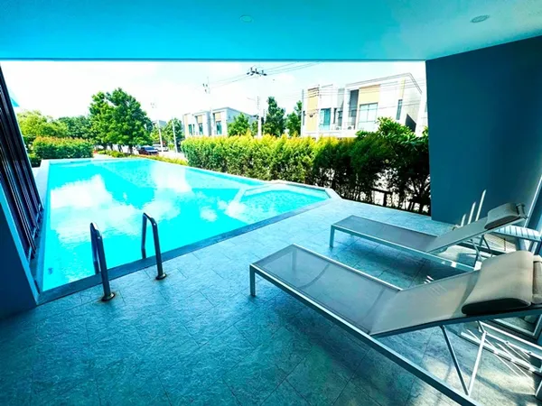 ให้เช่าพรีเมียมทาวน์โฮม 2 ชั้น 18 ตร.วา. 150 ตร.ม. รร.นานาชาติคอนคอร์เดียน 900 ม.แต่งครบจัดเต็มเฟอร์ฯ 3 นอน 2 น้ำ ทำเลดี