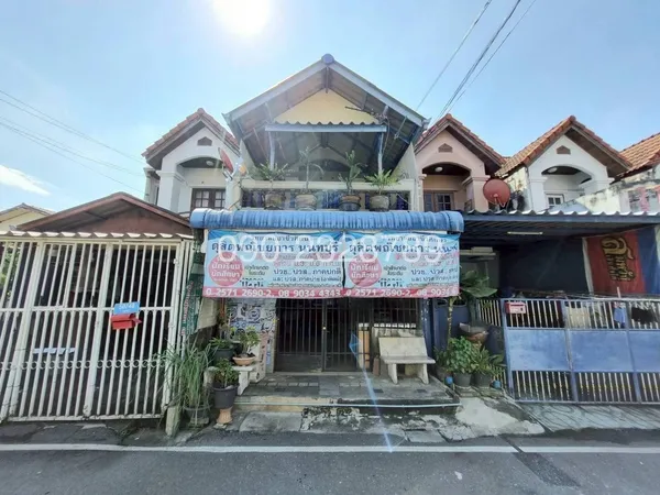 ทาวน์เฮ้าส์ 2 ชั้น หมู่บ้านกมลลักษณ์ ซอยวัดมะเดื่อ บางบัวทอง