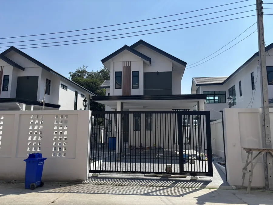 ขายบ้านเดี่ยว 2 ชั้น เนื้อที่ 75 ตร.ว. ซอยบรมราชชน