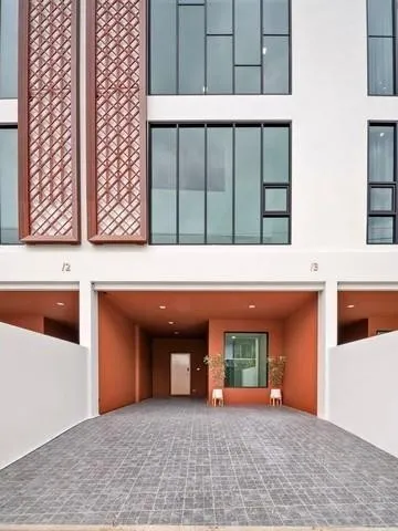 รหัสC6985 ให้เช่า ขายโฮมออฟฟิศ 3.5ชั้น ถนนนาคนิวาส ลาดพร้าว71โชคชัย4 ใกล้เซ็นทรัลอีสต์วิลล์