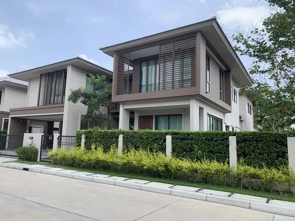 บ้านบุราสิริ กรุงเทพกรีฑา Burasiri Krungthep Kreetha 300sq.m. 4 ห้องนอน Near Brighton College International