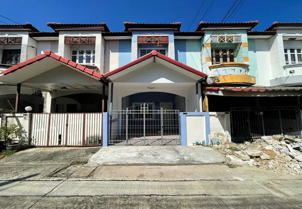 ขายทาวน์เฮ้าส์ หมู่บ้านปิยวรารมย์ 3 ถนนบ้านกล้วย-ไทรน้อย อำเภอไทรน้อย นนทบุรี