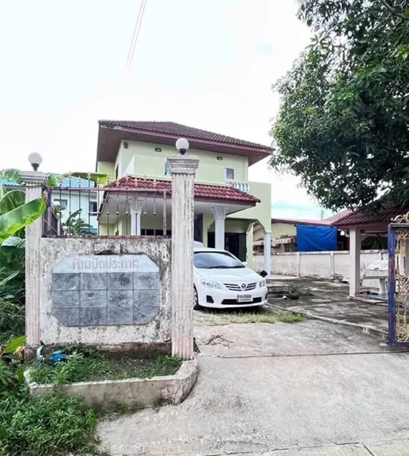 เดอะโฟร์ท สาย4 1.7 กม. ตลาดธนบุรี สนามหลวง2 2.7 กม. ม.กรุงเทพธนบุรี 1.2 กม. บ้าน 2 ชั้น 70ตร.วา. 280ตร.ม. 3 นอน 2 น้ำ พร