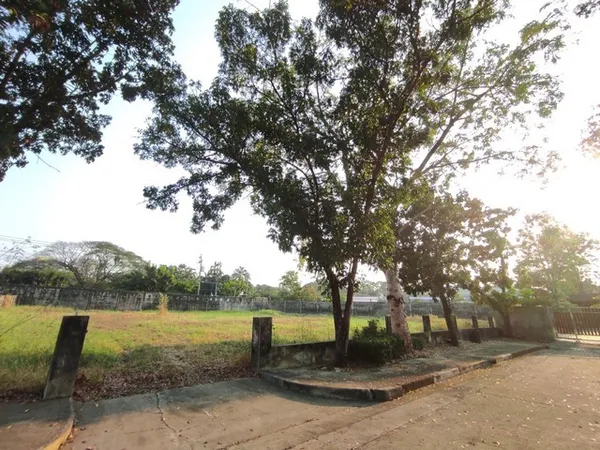 - ประกาศขาย ที่ดิน ที่ดินหมู่บ้านเปล่า รามอินทรา ม.ปัญญาอินทราเฟส 9 30780000 บาท. 1 Rai 1 งาน 13 ตร.วา ไม่ไกลจาก Fashion Island, สนามกอล์ฟปัญญาอินทรา เดินทางง่าย