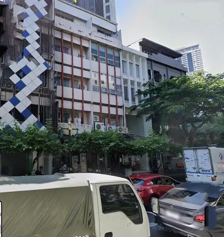 ให้เช่าอาคารพาณิชย์ 2 คูหา 5 ชั้นใกล้BTS ทองหล่อ และBTSพร้อมพงษ์ อยู่ระหว่างสุขุมวิทซอย 32 และ 34 ติดถนนสุขุมวิท