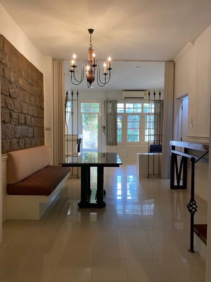 ให้เช่า ทาวน์เฮ้าส์ Ratchadapisek 44 22 ตรว 180 ตร