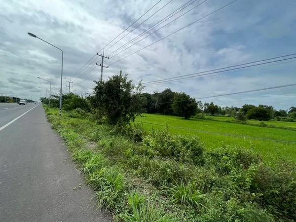 ขายที่ดินที่นา 3-1-46ไร่ 10ลบ. ไฟฟ้า ประปา ติดถนน4เลน เข้าเมือง 13กม. ต.หนองแก้ว อ.เมือง ศรีสะเกษ