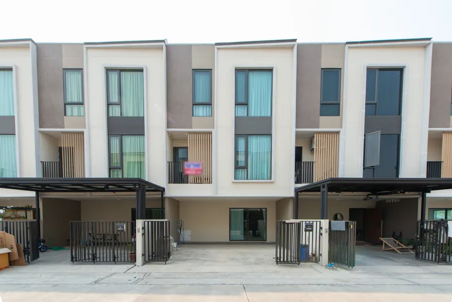 ให้เช่า ทาวน์โฮม อัลติจูด คราฟ บางนา 168 ตรม. 20 ต