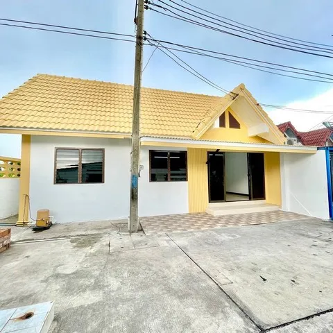 ขายบ้านมาลัยทองเมืองชลบุรี ขายบ้านมาลัยทอง1หลังริม เนื้อที่42ตารางวา 3 ห้องนอน 2 ห้องน้ำ