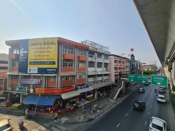 ขายที่ดิน 329 ตรว. พร้อมสิ่งปลูกสร้างอาคารพาณิชย์ แปลงมุมติดถนนใหญ่ ติด BTS รัชโยธิน