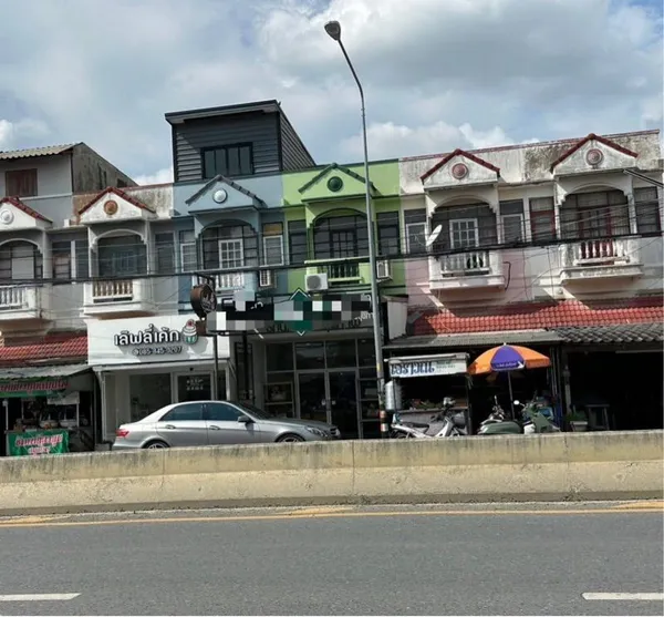 ขายอาคารพาณิชย์ 2 ชั้นครึ่ง ทำเลทอง อำเภอเมือง จังหวัดลพบุรี