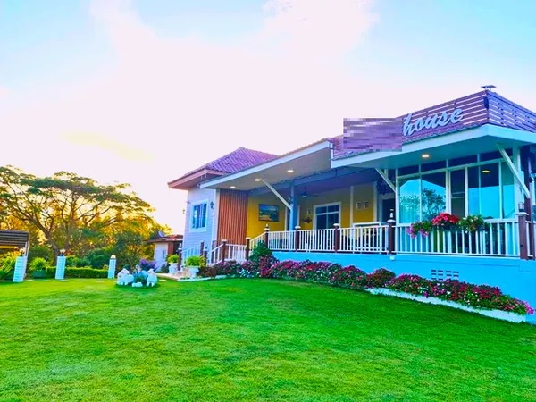 ทองสมบูรณ์ 7 กม.180 ตร.ม. บ้านพัก เขาใหญ่-ปากช่อง วัดลำทองหลาง 1.9 กม.2 นอน 2 น้ำ บรรยากาศ เงียบสงบ ร่มรื่น วิวภูเขา ทิว