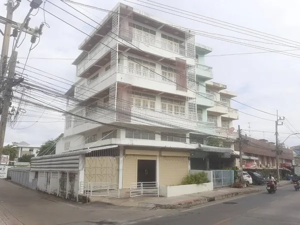 ขายอาคารพาณิชย์4.5 ชั้นใกล้เดอะมอลลบางแค 2 คูหาทะลุกัน รีโนเวทแล้ว ย่านบางแค 14 หรือซอยกาญจนา 8