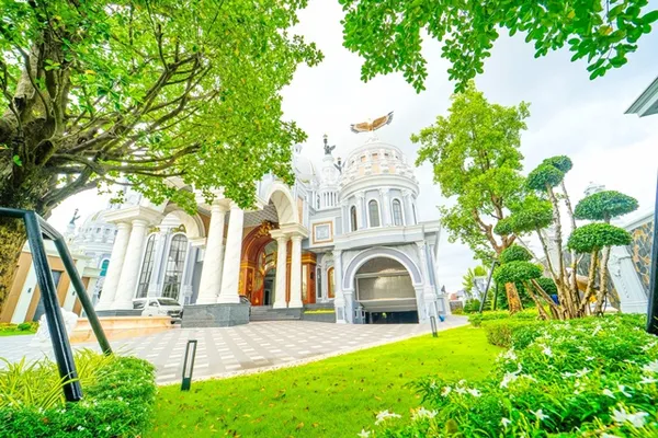 ถ.อักษะ พุทธมณฑลสาย3 14นาที จากเซนทรัลปิ่นเกล้า ขายคฤหาสน์หรู 3ชั้น รวมชั้นใต้ดินจอดรถ super car 20คัน 2ไร่ 70ตรว. เต็มพ