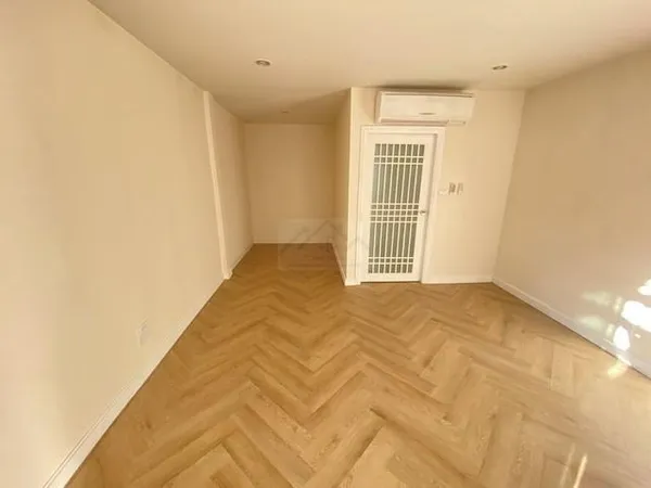 ให้เช่าทาวน์โฮม 5 ชั้น 225 ตร.ม. ย่านปทุมวัน รีโนเวทใหม่ ใกล้สยาม MBK และ BTS สนามกีฬา