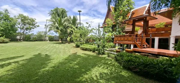 บ้านสไตล์รีสอร์ทขอบอ่างมาบประชัน พัทยา