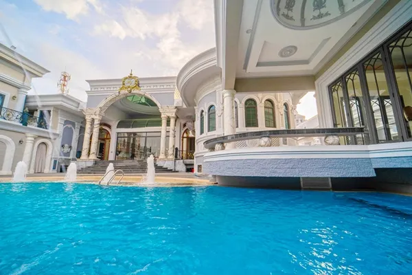 จากเซนทรัลปิ่นเกล้า ขายคฤหาสน์หรู 3ชั้น 2ไร่ 72ตรว.14นาที รวมชั้นใต้ดินจอดรถ super car 20คัน เต็มพื้นที่ ถ.อักษะ พุทธมณฑ